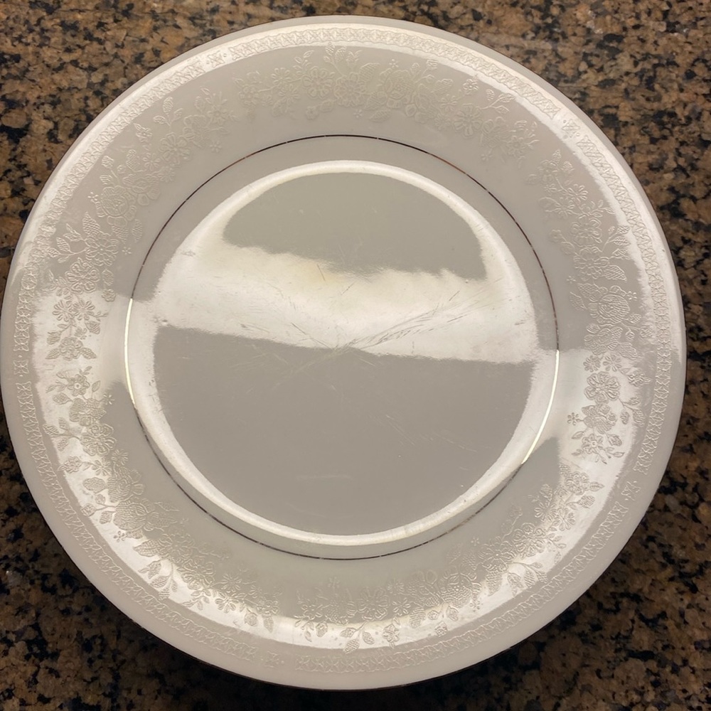 Vintage Chantilly by LILING Salad plates - set of 4 plates